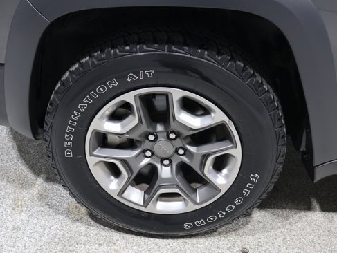 Used 2019 Jeep Cherokee Trailhawk w/ Comfort/Convenience Group image 8