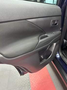 Used 2016 Mitsubishi Outlander ES image 20