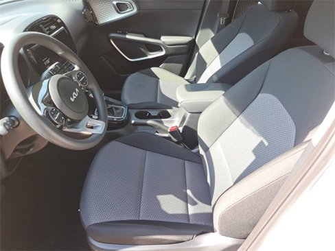 Used 2025 Kia Soul S image 23