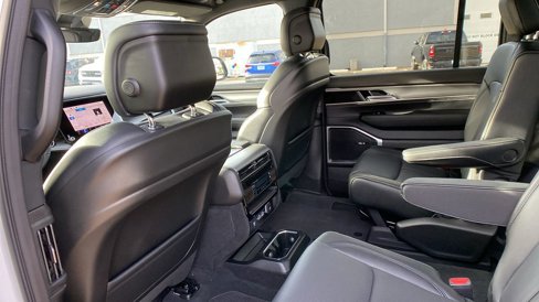 New 2025 Jeep Wagoneer Series II w/ Premium Group I image 30