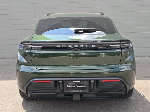 New 2025 Porsche Macan 4S Electric image 9