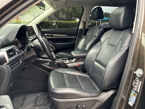 Used 2022 Kia Telluride S image 9