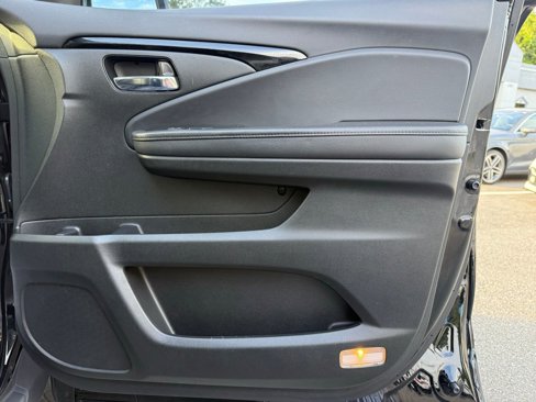 Used 2021 Honda Pilot Touring image 42