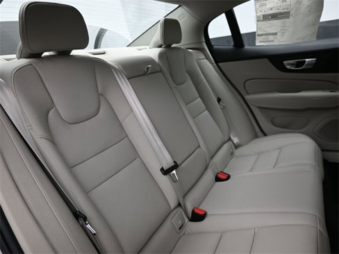 Used 2025 Volvo S60 B5 Plus w/ Climate Package image 33