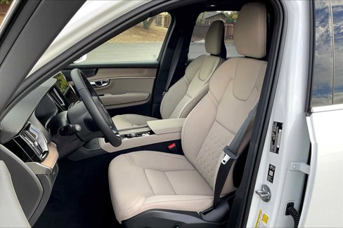 New 2026 Volvo XC90 B6 Plus w/ Protection Package Premier image 11