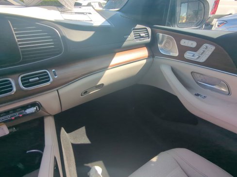 New 2026 Mercedes-Benz GLS 450 4MATIC image 4