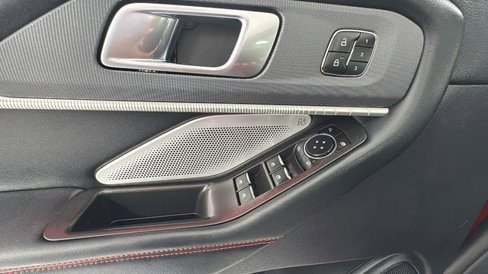 Used 2025 Ford Explorer ST image 21