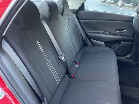 Used 2023 Hyundai Elantra SEL w/ Convenience Package image 35