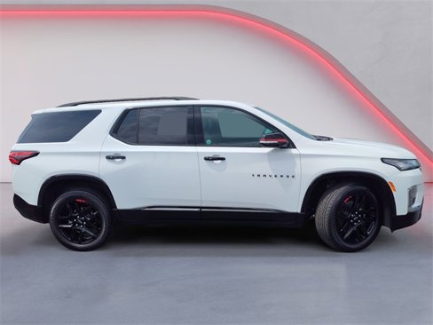 Used 2023 Chevrolet Traverse Premier w/ Redline Edition image 2