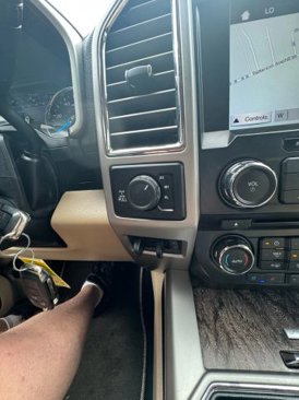 Used 2017 Ford F250 Lariat w/ Chrome Package image 24