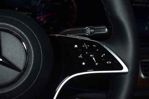 New 2026 Mercedes-Benz GLS 450 4MATIC image 9