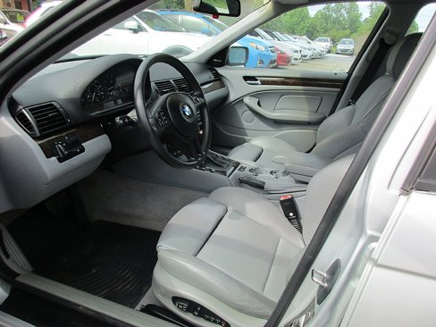 Used 2002 BMW 325i Sedan image 10
