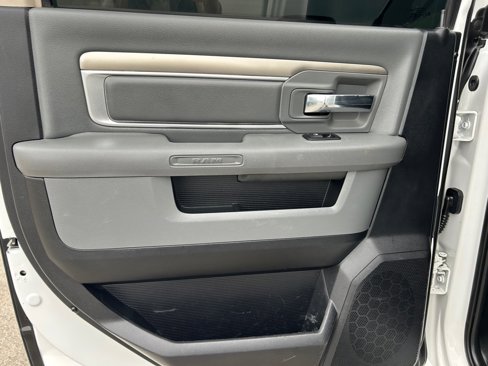 Used 2015 RAM 3500 Big Horn image 16
