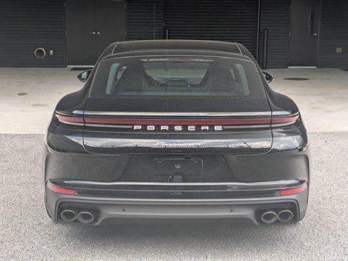 New 2025 Porsche Panamera 4 image 10