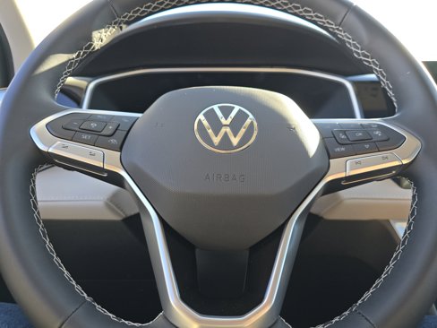 New 2025 Volkswagen Taos SE image 25