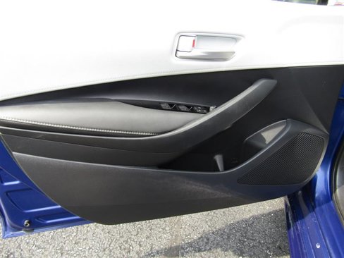 Used 2023 Toyota Corolla SE w/ SE Premium Package image 9