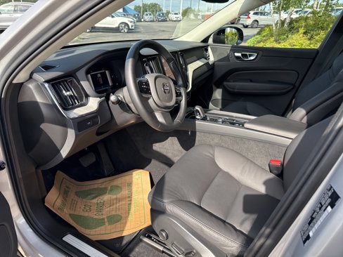 Certified 2025 Volvo XC60 B5 Plus image 18