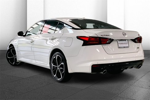 Certified 2024 Nissan Altima 2.5 SR w/ SR Premium Package image 10