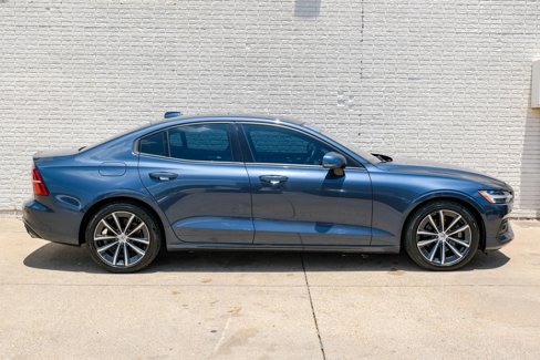 Used 2021 Volvo S60 T5 Momentum image 7