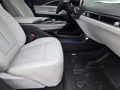 New 2025 Cadillac Lyriq Luxury image 16