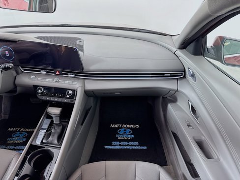 Certified 2025 Hyundai Elantra SEL image 25