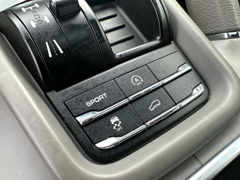 Used 2013 Porsche Cayenne image 32