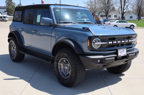New 2025 Ford Bronco Outer Banks w/ Sasquatch Package image 3