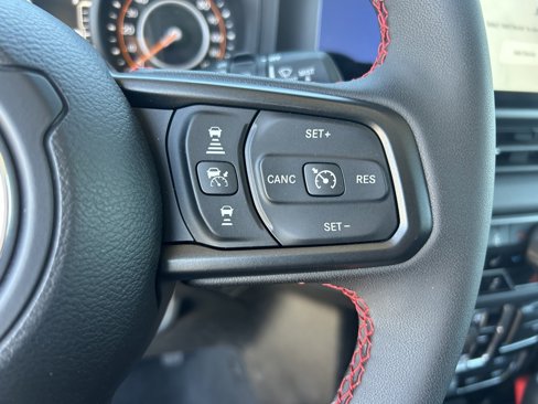 Used 2024 Jeep Wrangler Unlimited Rubicon w/ Safety Group image 21