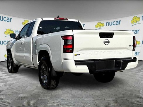 Certified 2025 Nissan Frontier SV image 4