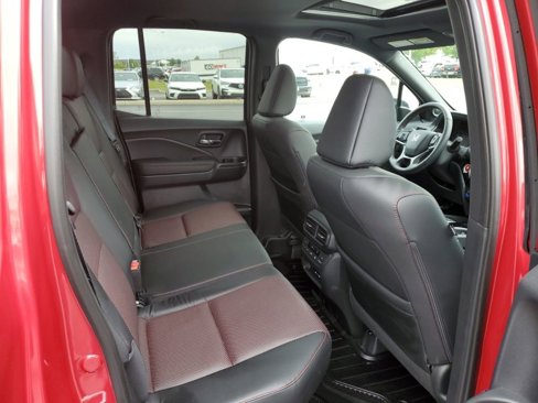 Certified 2025 Honda Ridgeline Black Edition image 28