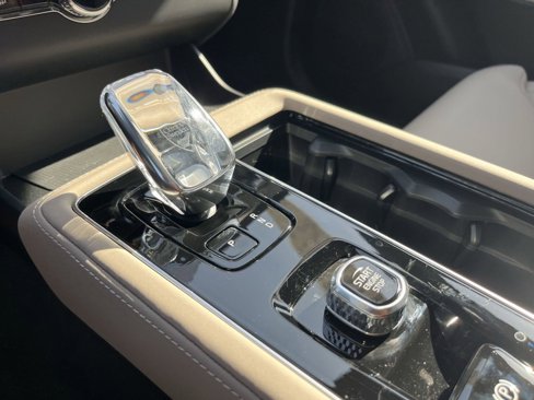 New 2026 Volvo XC90 B6 Ultra image 17