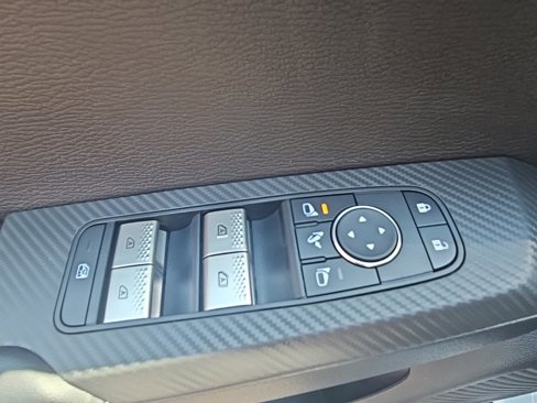 New 2025 Mitsubishi Outlander SE image 19
