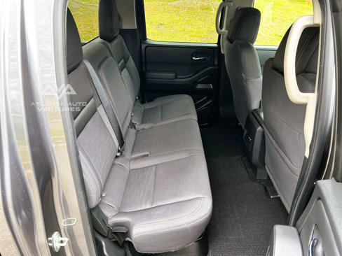 Used 2024 Nissan Frontier SV image 25