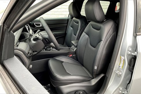 New 2026 Jeep Compass Latitude w/ Quick Order Package 29K image 8