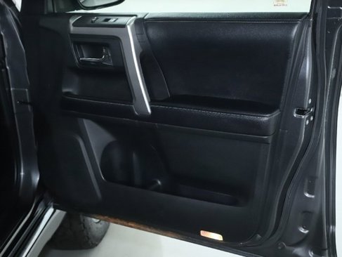 Used 2016 Toyota 4Runner Limited image 34