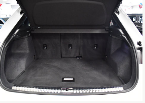 Used 2025 Audi Q3 2.0T Premium image 8