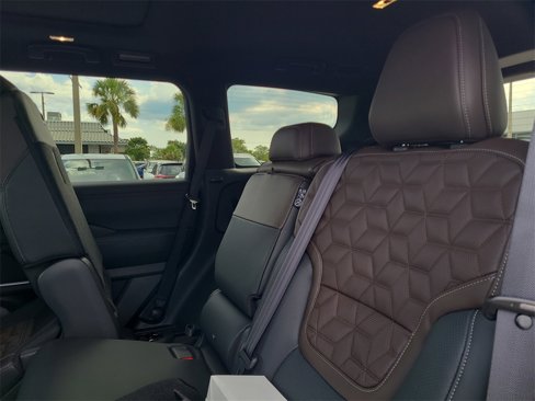 New 2025 Nissan Armada Platinum Reserve image 6