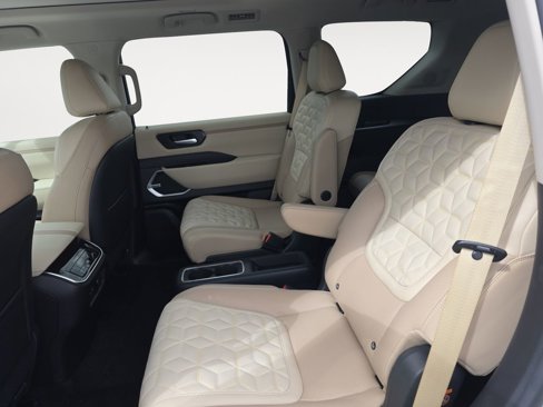 New 2026 Nissan Armada Platinum image 13
