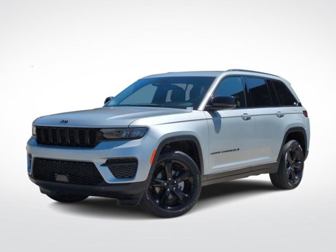 Used 2024 Jeep Grand Cherokee Altitude image 1