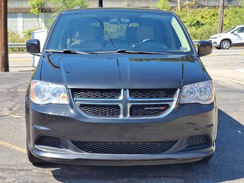 Used 2016 Dodge Grand Caravan SXT image 2