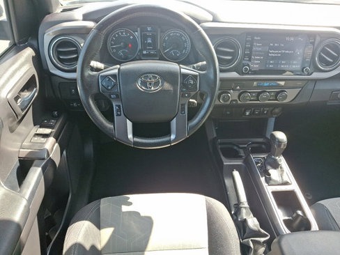 Used 2022 Toyota Tacoma TRD Off-Road image 11