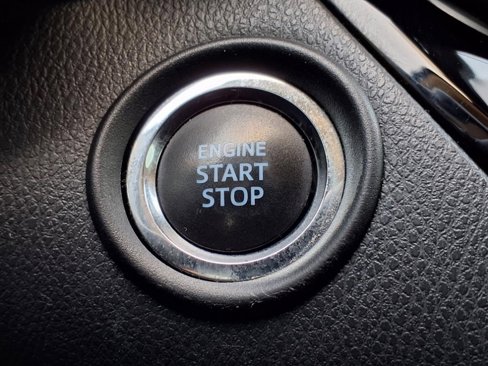 Used 2020 Toyota C-HR Limited image 11