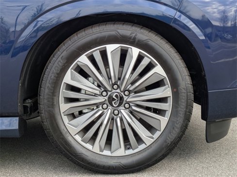 New 2025 INFINITI QX80 Sensory image 11