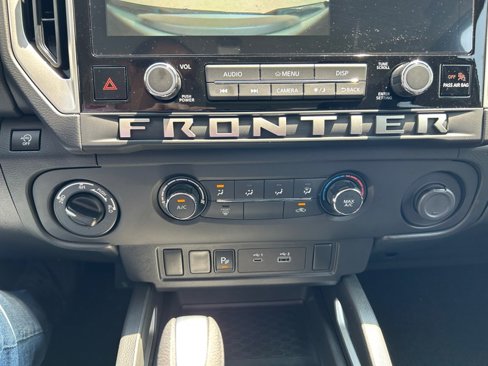 Used 2025 Nissan Frontier SV image 26