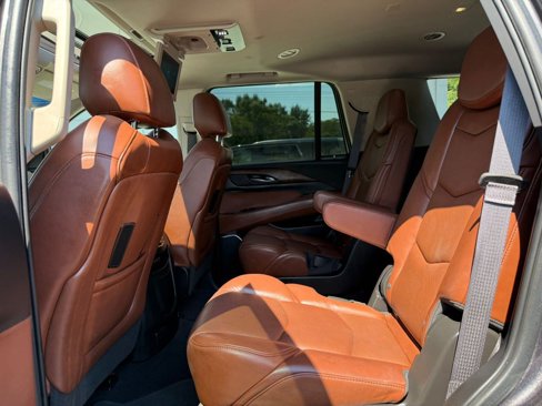 Used 2017 Cadillac Escalade Premium Luxury w/ LPO, Radiant Package image 17