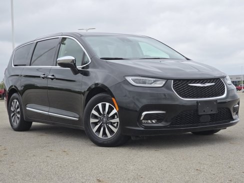 Used 2023 Chrysler Pacifica Limited image 2