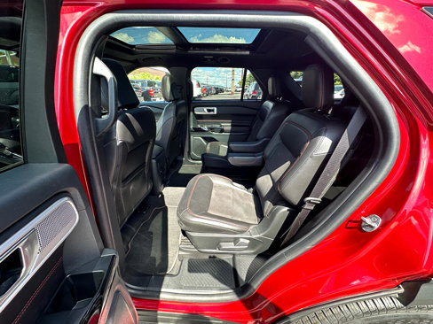 Used 2022 Ford Explorer ST-Line image 12