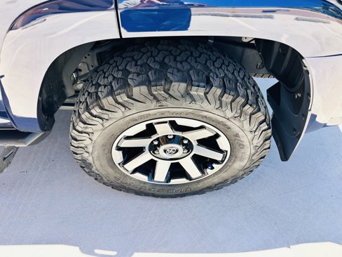 Used 2023 Toyota 4Runner TRD Off-Road image 11
