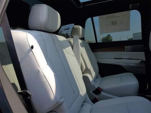 New 2026 Cadillac Vistiq Sport image 26