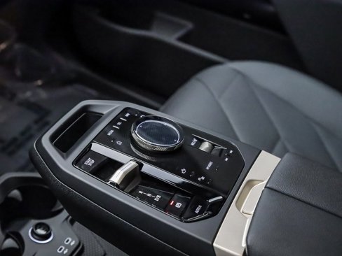 New 2026 BMW iX xDrive60 image 23